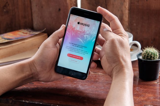 apple-music-student-discounts